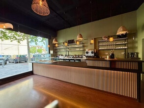 Retail in Roses, Gerona for lease Interior Photo- Image 1 of 10