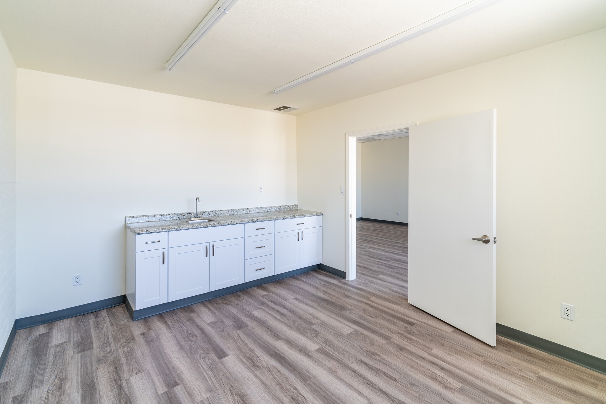 138 Sheldon St, El Segundo, CA for lease Primary Photo- Image 1 of 11