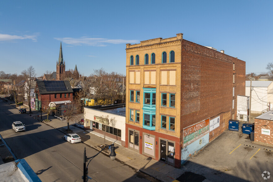 185 Grant St, Buffalo, NY à vendre - Photo principale - Image 1 de 1