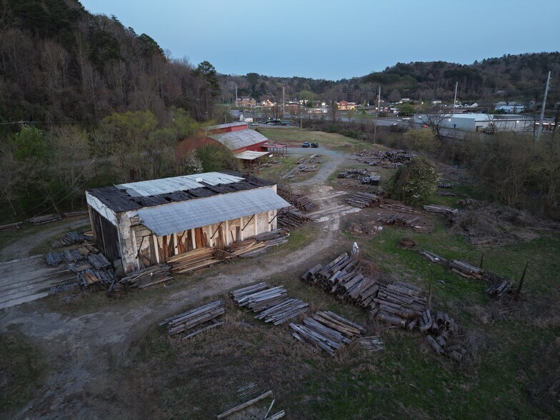 400 River St, Ellijay, GA à vendre - Photo du bâtiment - Image 3 de 7