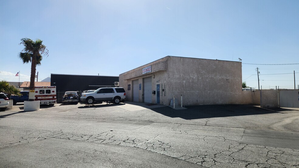 1767 Athol Ave, Henderson, NV for sale - Building Photo - Image 2 of 8