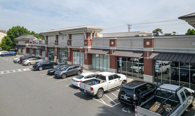 Plus de détails pour 9200 Harris Corners Pky, Charlotte, NC - Commerce de détail à louer