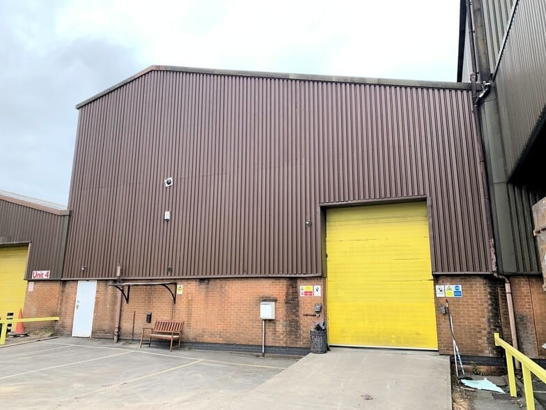 Castle Way, Louth for lease - Building Photo - Image 1 of 2