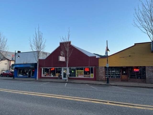 209-213 W Steuben St, Bingen, WA for sale - Building Photo - Image 1 of 3