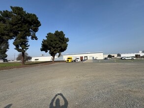 700 E Continental Ave, Tulare, CA à louer Photo intérieure- Image 2 de 8