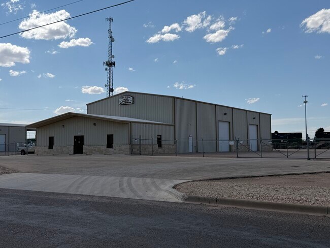 More details for 2821 E Pearl St, Odessa, TX - Industrial for Lease