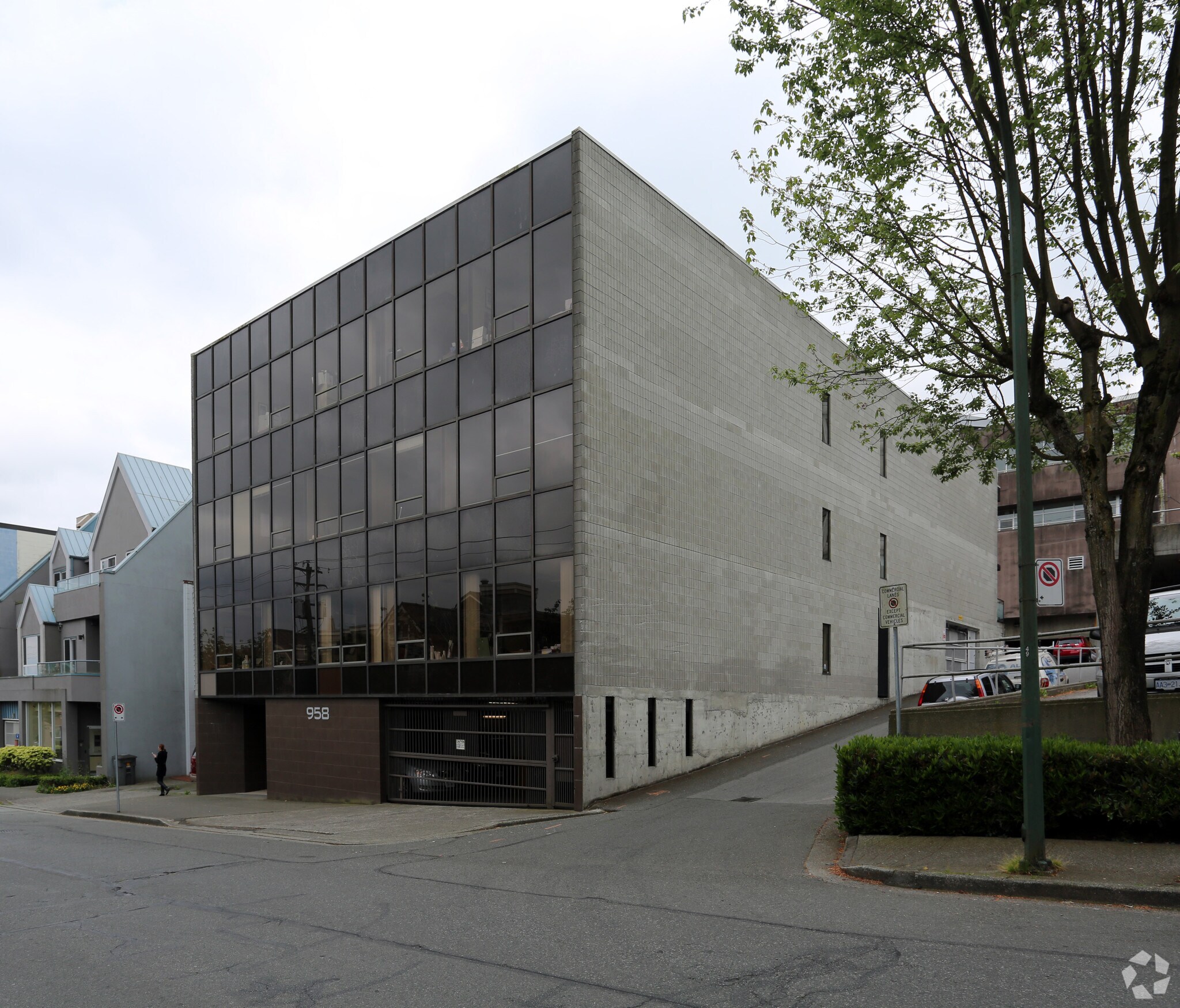 958 W 8th Ave, Vancouver, BC for sale Primary Photo- Image 1 of 1