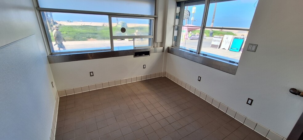 1301 Ocean Front, Venice, CA for lease - Building Photo - Image 2 of 3