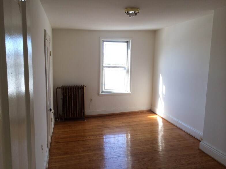 2210-2212 Maryland Ave, Baltimore, MD à vendre - Photo du bâtiment - Image 3 de 17