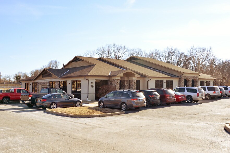 59 Cavalier Blvd, Florence, KY à louer - Photo du bâtiment - Image 2 de 4