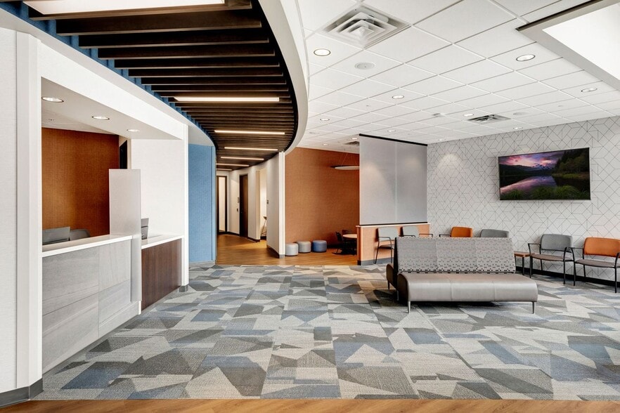 15265 Carrousel Way, Rosemount, MN à louer - Photo du bâtiment - Image 2 de 3