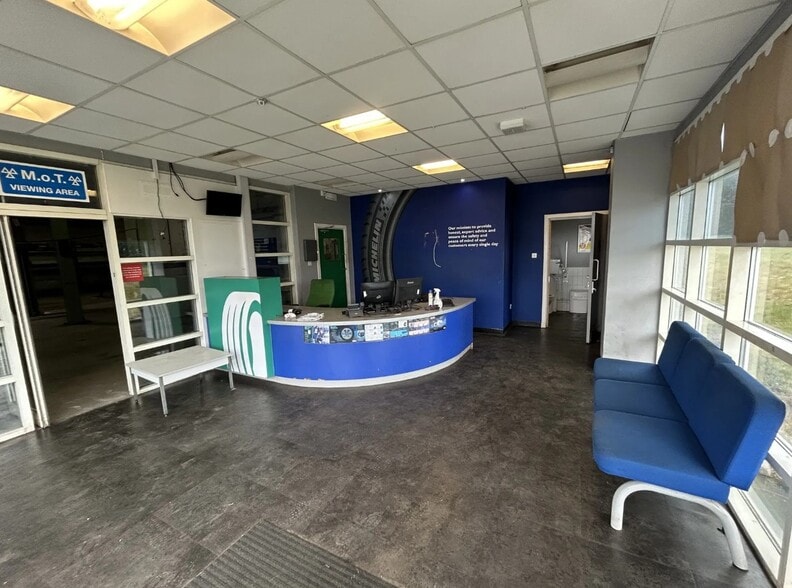 34 Moycroft Rd, Elgin for sale - Interior Photo - Image 3 of 5