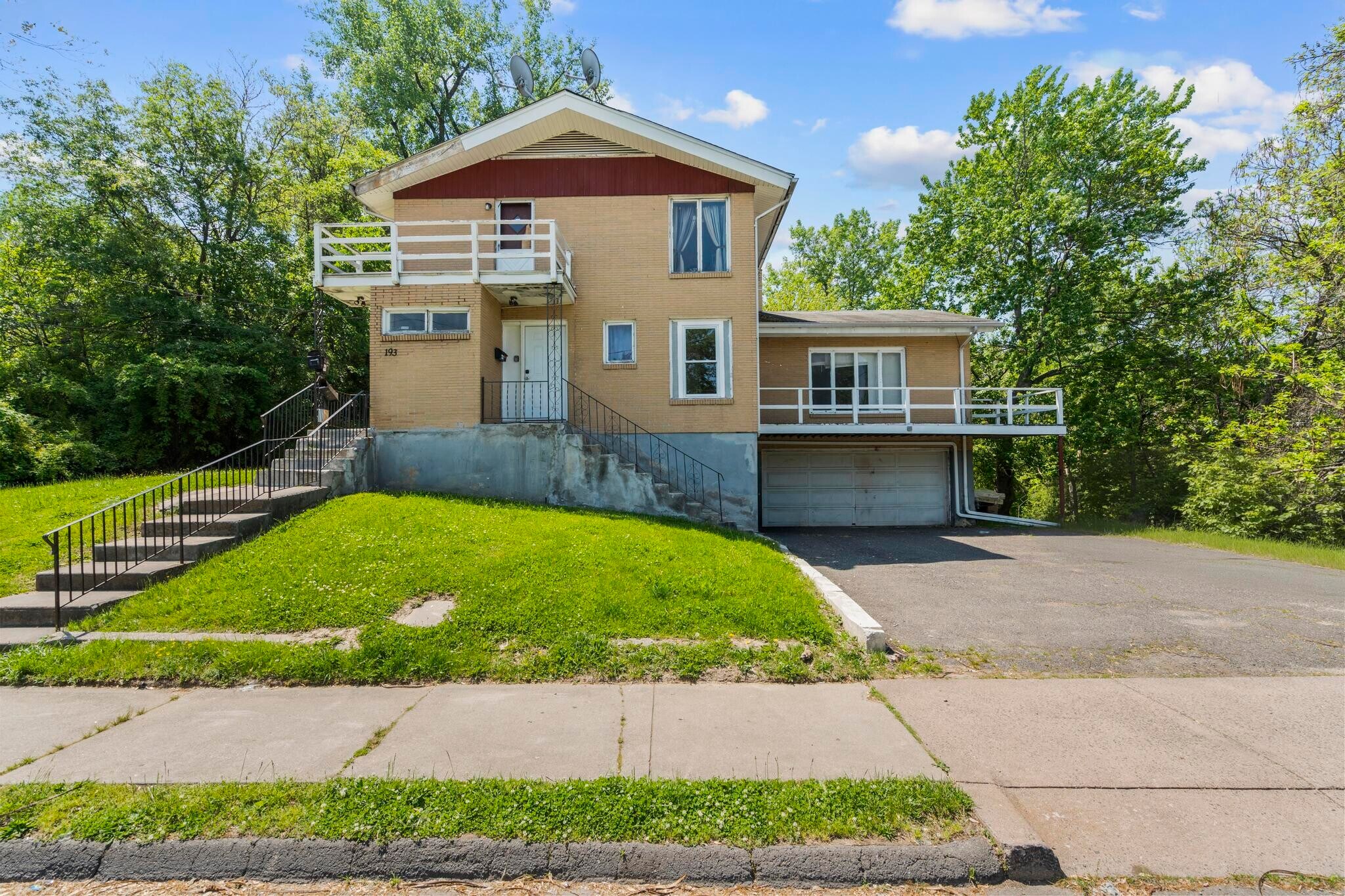 193 Hampton St, Hartford, CT à vendre Photo du bâtiment- Image 1 de 16
