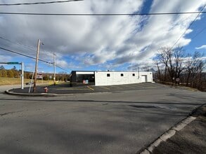1908 Scranton Carbondale Hwy, Dickson City, PA à louer Photo intérieure- Image 2 de 13