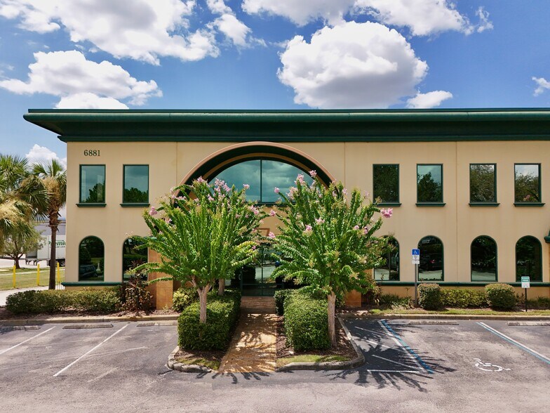 6881 Kingspointe Pky, Orlando, FL à vendre - Photo du bâtiment - Image 3 de 55