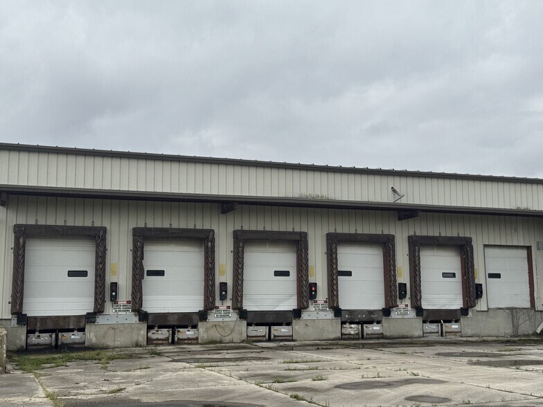 500 Raybestos Dr, Upper Sandusky, OH à louer - Photo du bâtiment - Image 3 de 11
