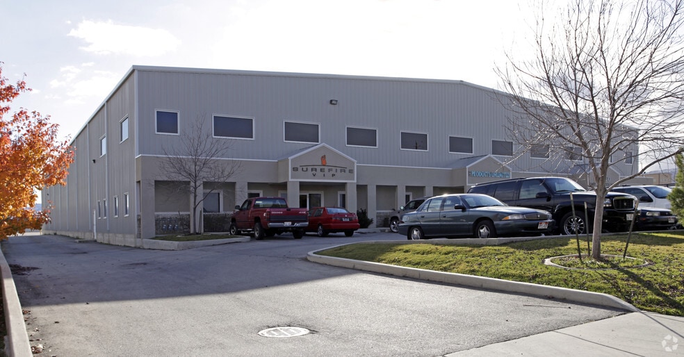 5647 Wells Park Rd, West Jordan, UT for lease - Building Photo - Image 2 of 6