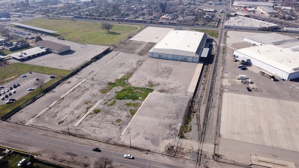 1051 D St, Stockton, CA for sale - Primary Photo - Image 1 of 2