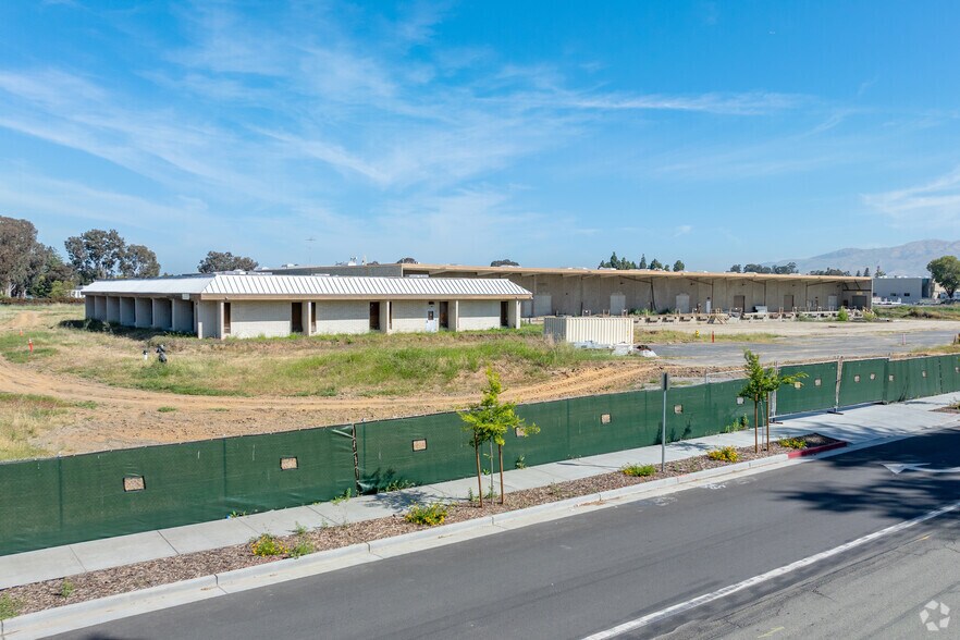 2256 Junction Ave, San Jose, CA à louer - Photo du bâtiment - Image 2 de 7