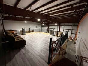 921-929 Marthas Way, Hiawatha, IA à vendre Photo intérieure- Image 2 de 4