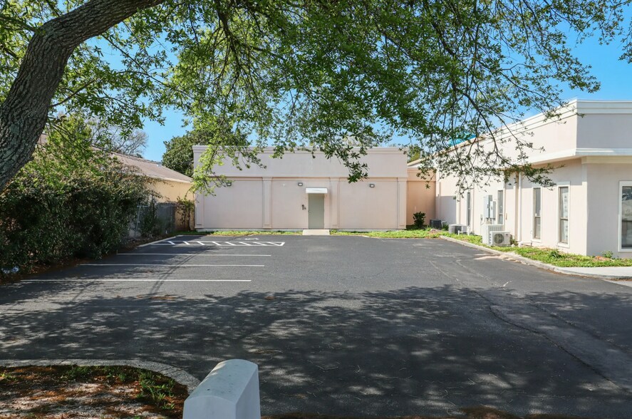 185 Stahlman Ave, Destin, FL à vendre - Photo du bâtiment - Image 2 de 8