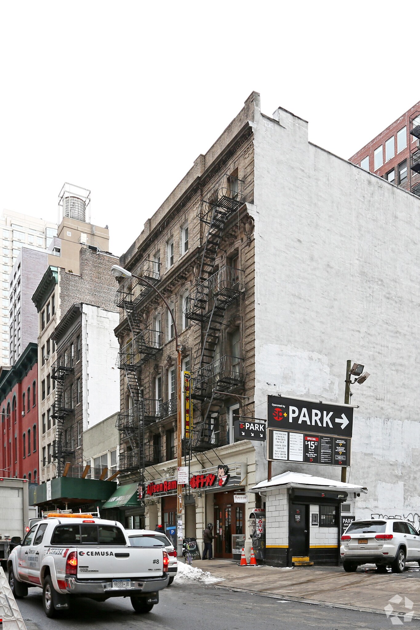 136-138 W 28th St, New York, NY for lease Primary Photo- Image 1 of 5