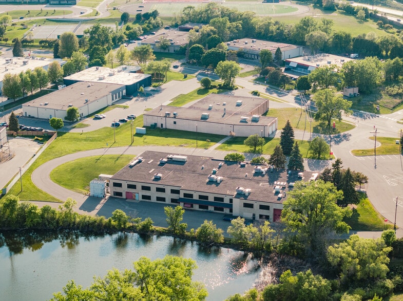 7945 Wallace Rd, Eden Prairie, MN for sale - Building Photo - Image 2 of 17