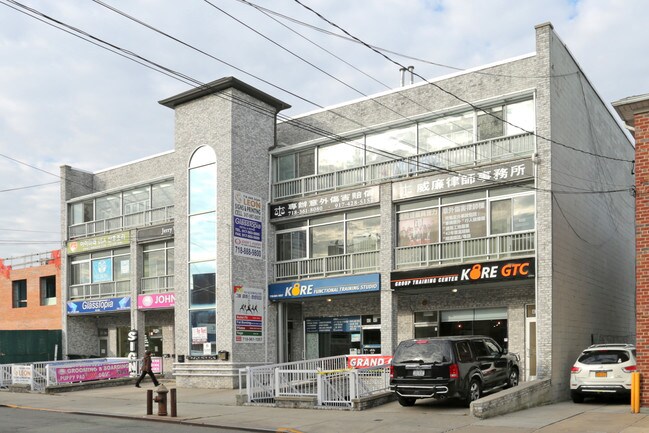 Plus de détails pour 4338-4342 162nd St, Flushing, NY - Commerce de détail à vendre