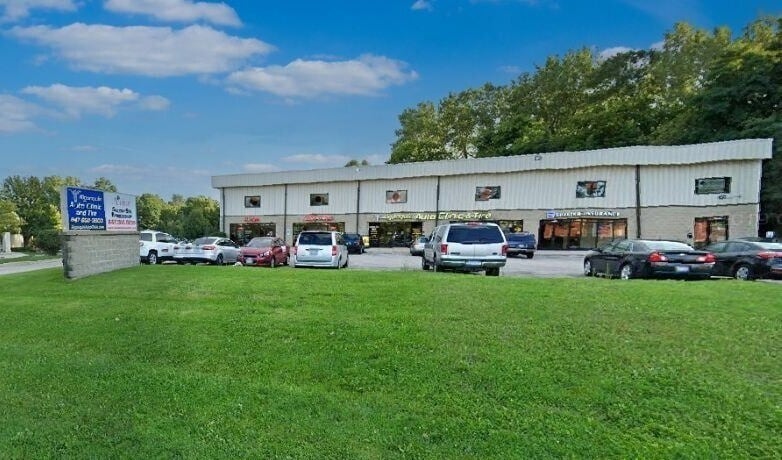 2025 E Algonquin Rd, Algonquin, IL à louer - Photo du bâtiment - Image 1 de 2
