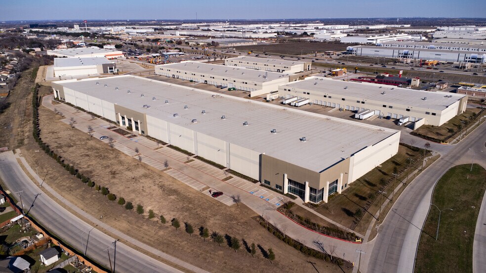 8300 South Freeway, Fort Worth, TX à louer - Aérien - Image 2 de 2