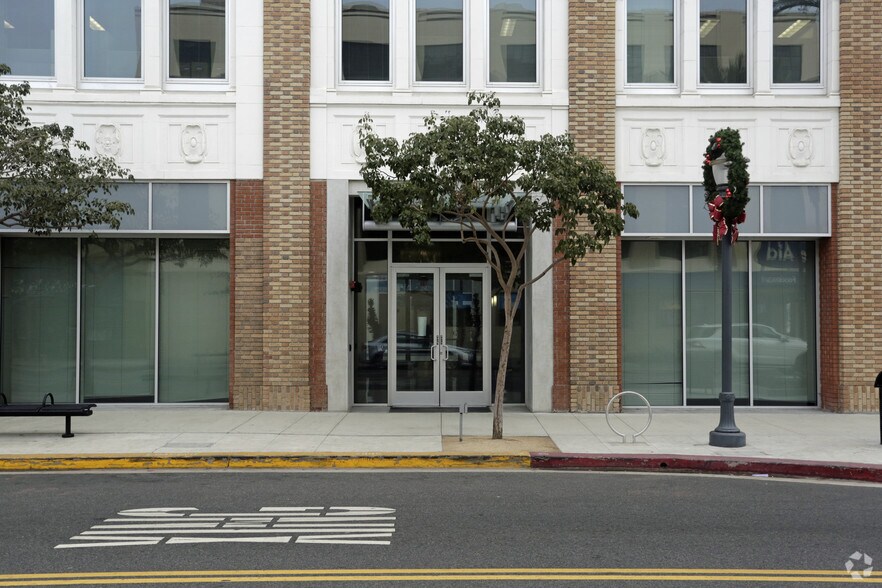 600 Pine Ave, Long Beach, CA à vendre - Photo du bâtiment - Image 3 de 6