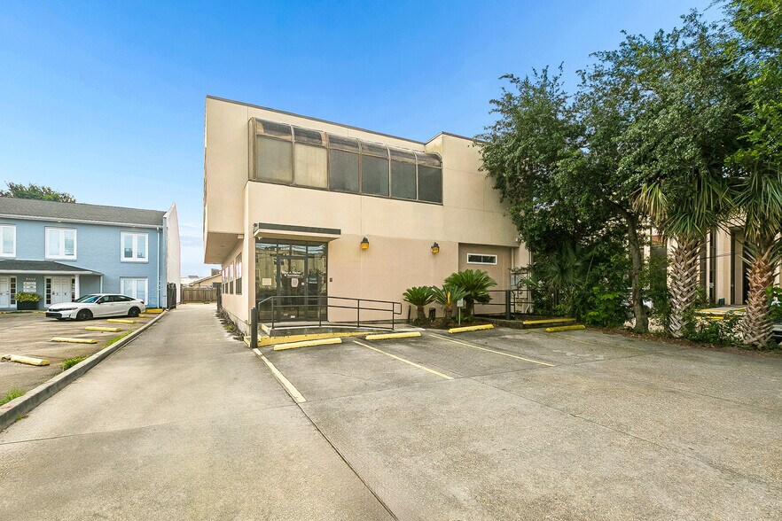 2309 N Hullen St, Metairie, LA à vendre - Photo du bâtiment - Image 2 de 33