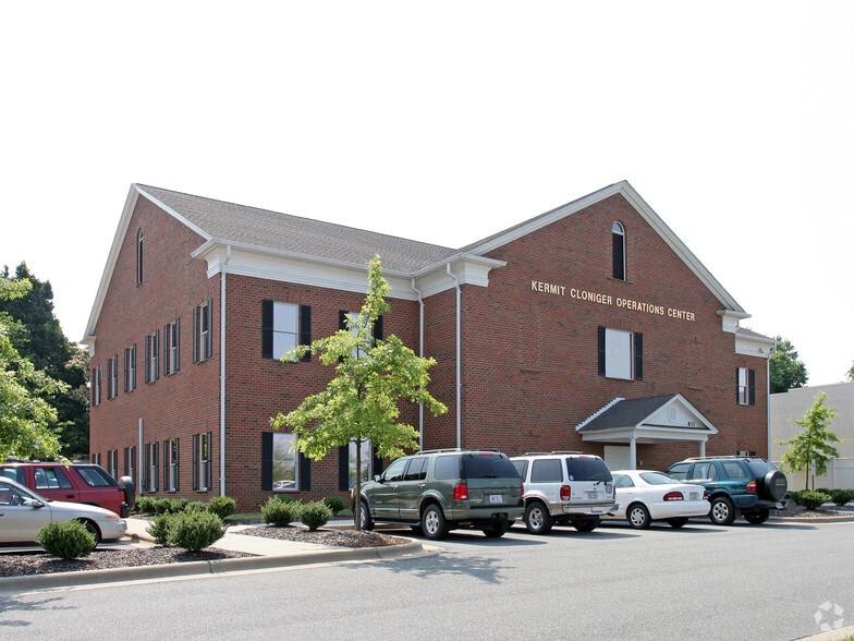 833 Julian Ave, Thomasville, NC for lease - Primary Photo - Image 1 of 2