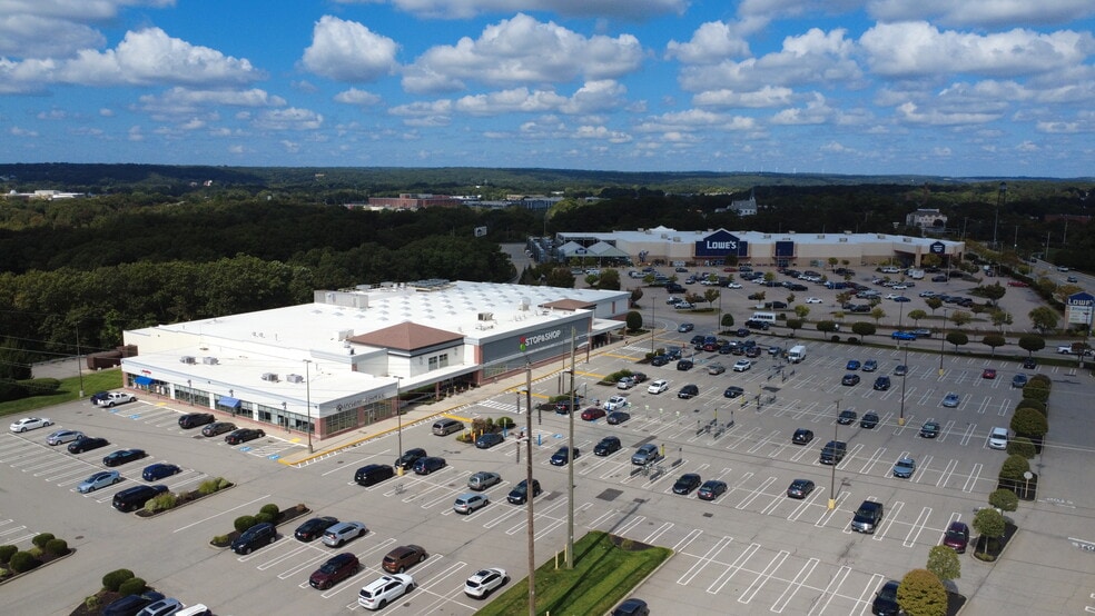 555-615 Greenwich Ave, Warwick, RI for lease - Building Photo - Image 3 of 8