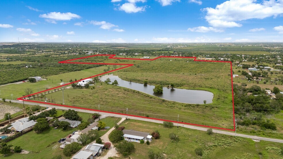 210 Tolle Rd, Cibolo, TX à vendre - Photo du bâtiment - Image 3 de 62