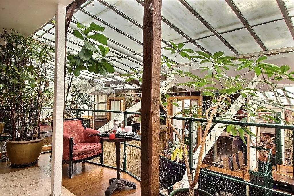 98 Rue Jean-Pierre Timbaud, Paris for sale Interior Photo- Image 1 of 6