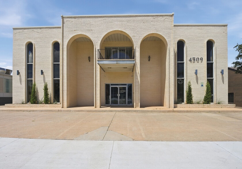 4509 N Classen Blvd, Oklahoma City, OK for sale - Building Photo - Image 1 of 15