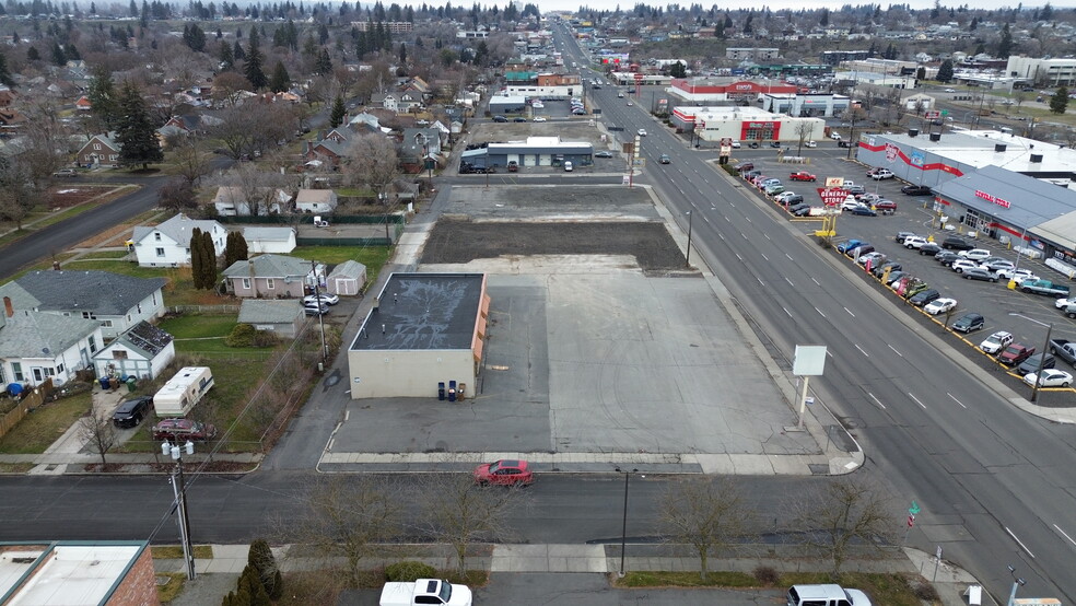 2435 Division St, Spokane, WA à louer - Photo du bâtiment - Image 2 de 3
