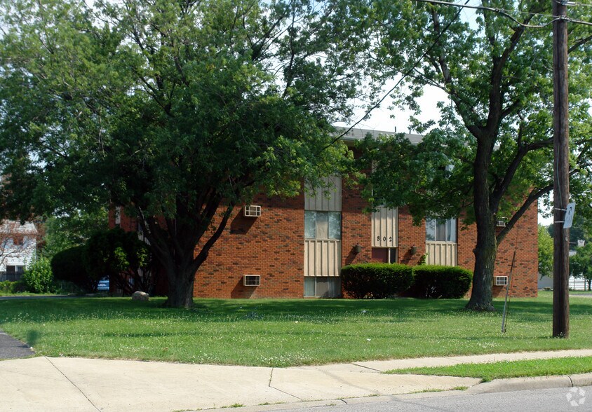 802 W Alexis Rd, Toledo, OH à vendre - Photo du bâtiment - Image 2 de 2