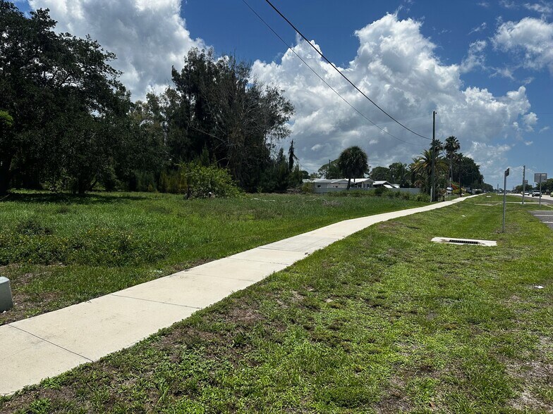 509 Tamiami Trl, Osprey, FL à vendre - Photo du bâtiment - Image 2 de 19