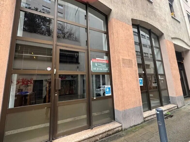 Office in Grenoble for sale - Building Photo - Image 1 of 5