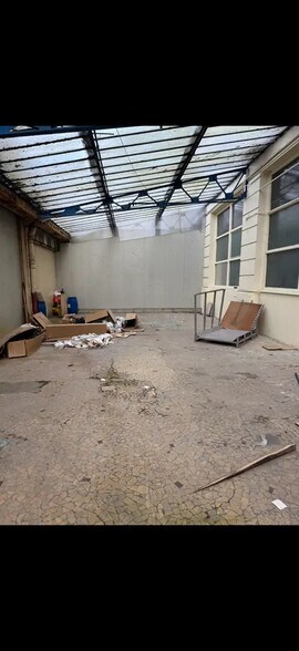 Commerce de détail dans Bobigny à louer - Photo intérieure - Image 2 de 7