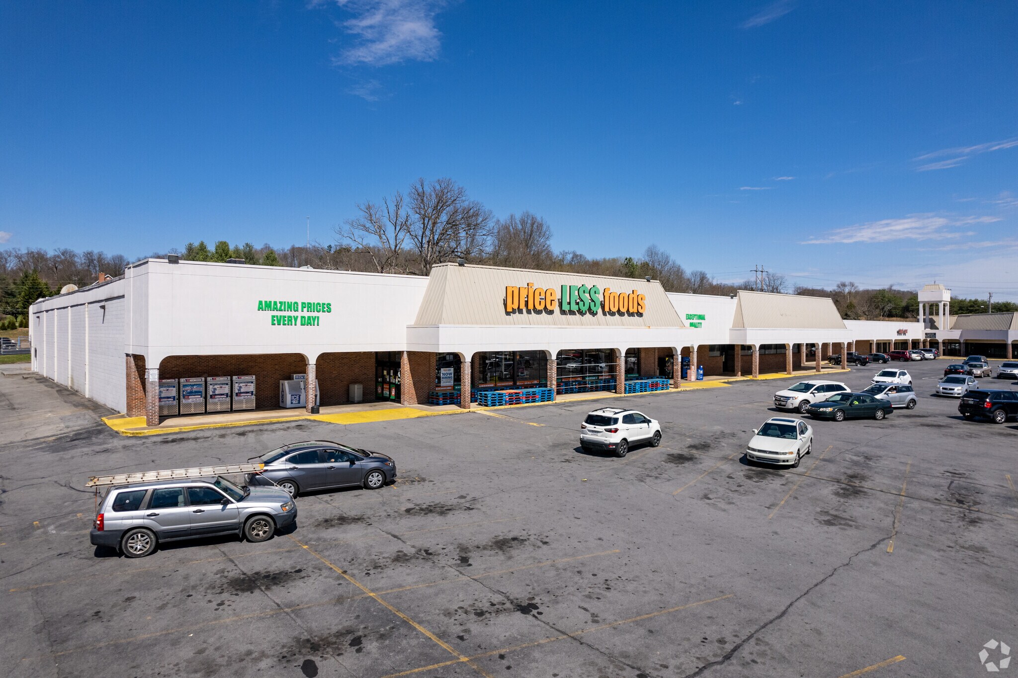 4320-4330 W Stone Dr, Kingsport, TN à louer Photo du bâtiment- Image 1 de 7