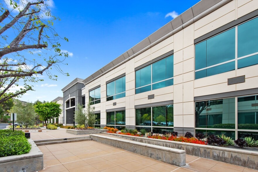 31111 Agoura Rd, Westlake Village, CA for lease - Building Photo - Image 3 of 17