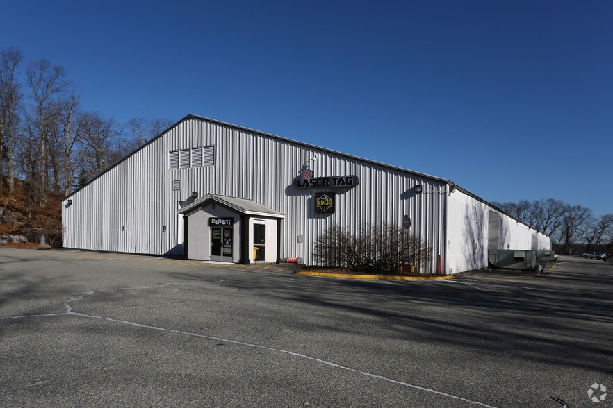 6 Fargo Rd, Waterford, CT à vendre - Photo du bâtiment - Image 2 de 7