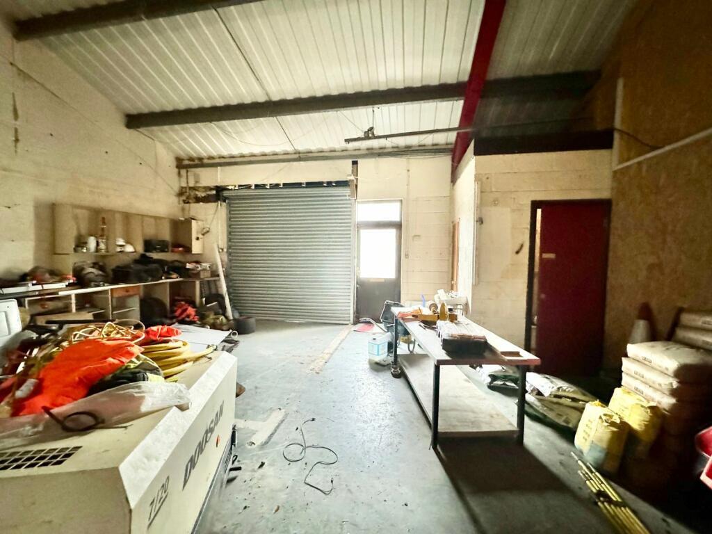 Garth Rd, Builth Wells, POW LD2 3NL - Unit 6D -  - Interior Photo - Image 2 of 2