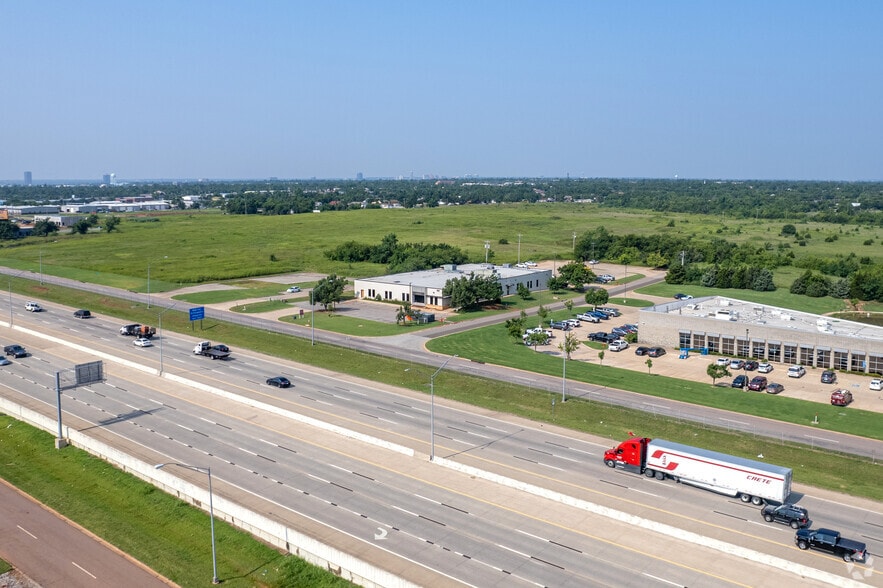 10001 Broadway Ext, Oklahoma City, OK for lease - Aerial - Image 3 of 10