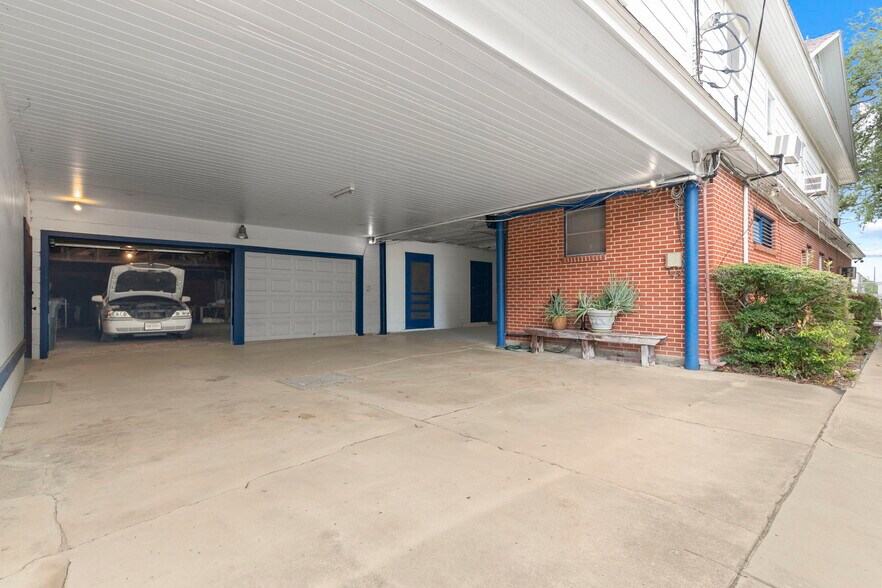 403 W Sterling St, Baytown, TX à vendre - Photo du bâtiment - Image 3 de 40