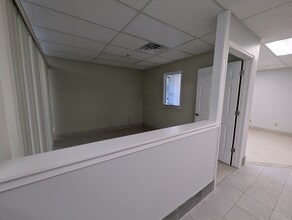 701 NW Federal Hwy, Stuart, FL for lease Interior Photo- Image 2 of 24