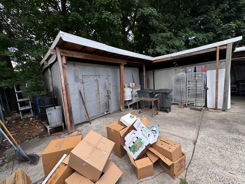 189-01 Crocheron Ave, Flushing, NY for sale - Building Photo - Image 3 of 6